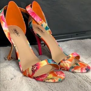 Floral heeled sandal